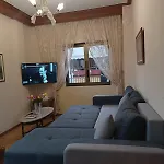 ελενα Daire *